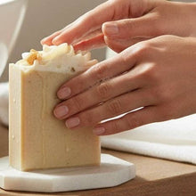 Load image into Gallery viewer, Gracie &amp; Co 1942 - Manuka Honey Oats &amp; Coconut Milk Shea Butter Soap