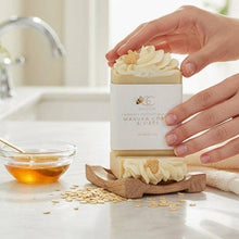 Load image into Gallery viewer, Gracie &amp; Co 1942 - Manuka Honey Oats &amp; Coconut Milk Shea Butter Soap